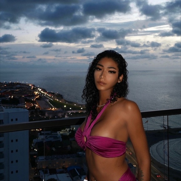 Edge Two Piece Pink Set - Picture 2 of 13